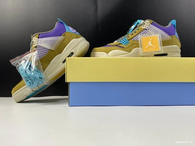 4 Air Moss Desert DJ5718-300 x SP Jordan Union 1101